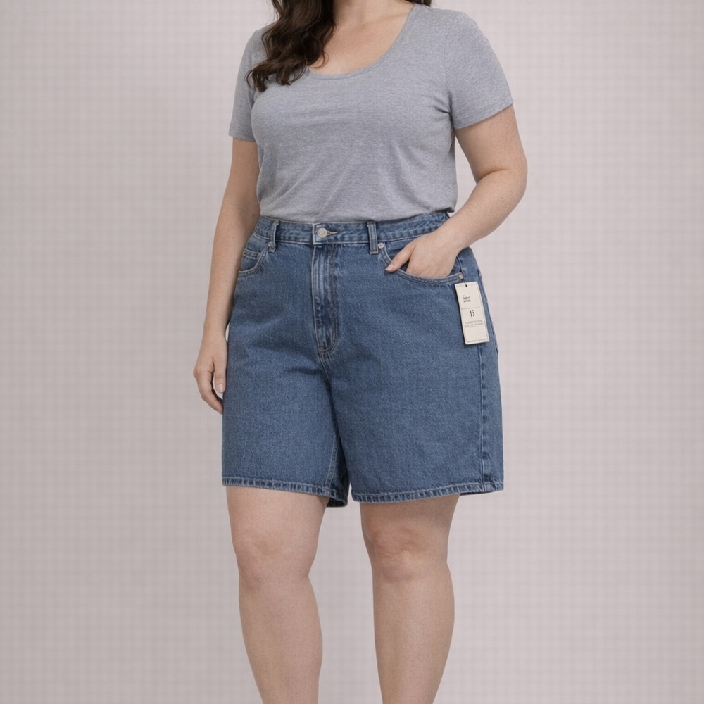 Universal Thread Women’s Denim Long Shorts Size 17R High Rise, Relaxed Fit NWT
